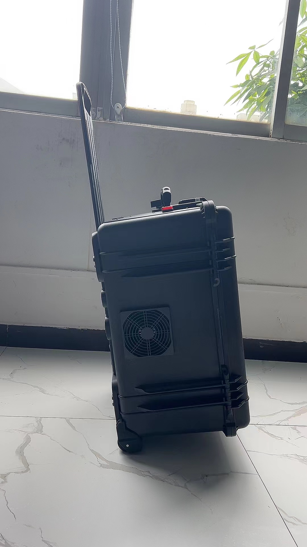 浑江手拉箱型移动通信干扰器